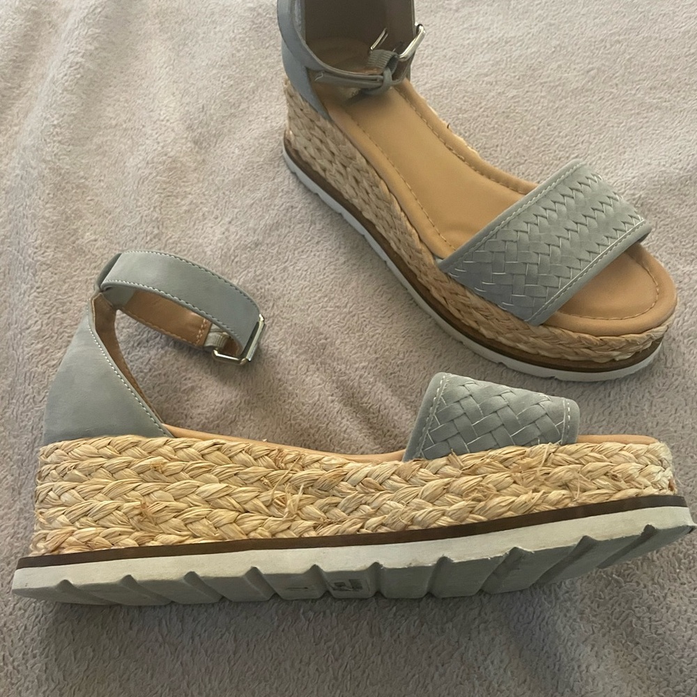 Stylish Gray Woven Platform Sandals